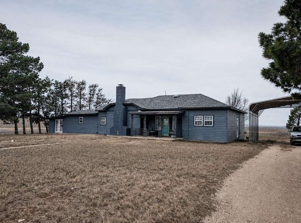 5 Acres of Improved Mixed-Use Land for Sale in Roscoe, Texas