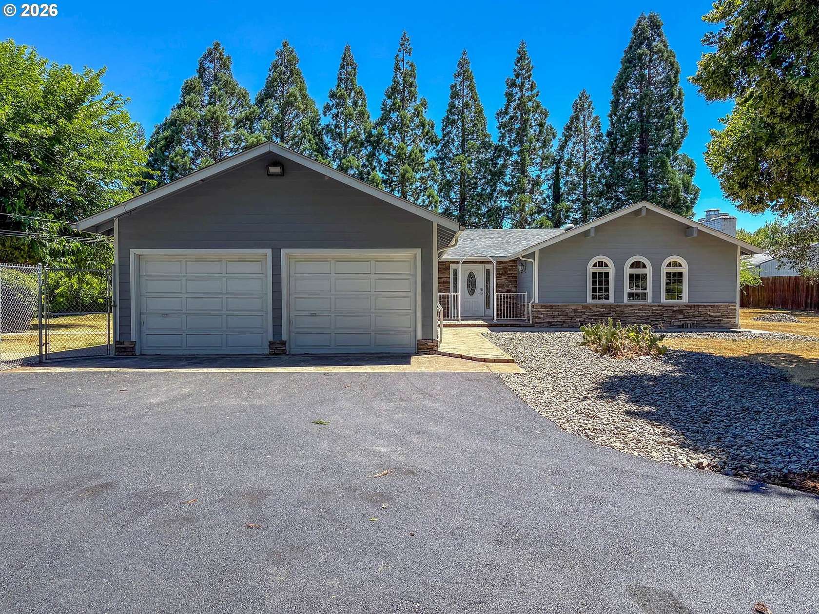 1.78 Acres of Land with Home for Sale in Roseburg, Oregon