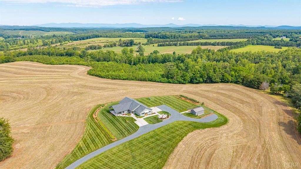 187 Acres of Land with Home for Sale in Appomattox, Virginia