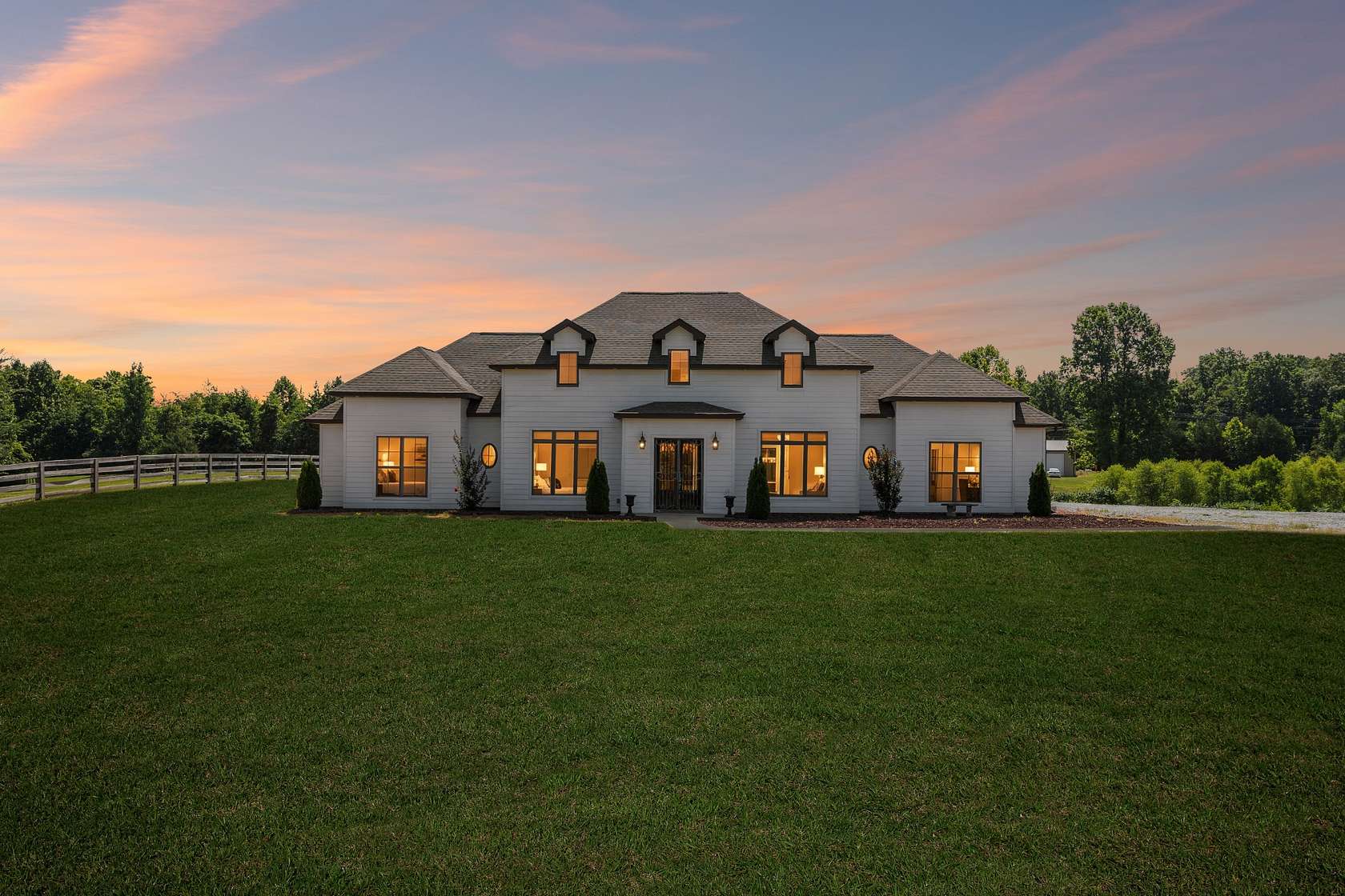 5 Acres of Land with Home for Sale in Springfield, Tennessee