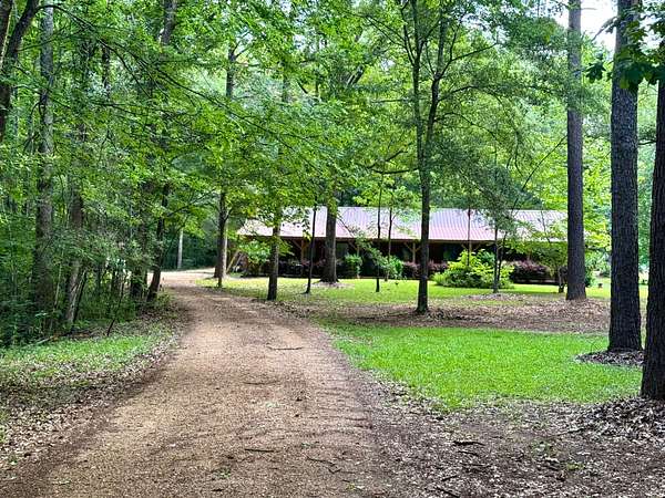 124 Acres of Recreational Land with Home for Sale in Meadville, Mississippi