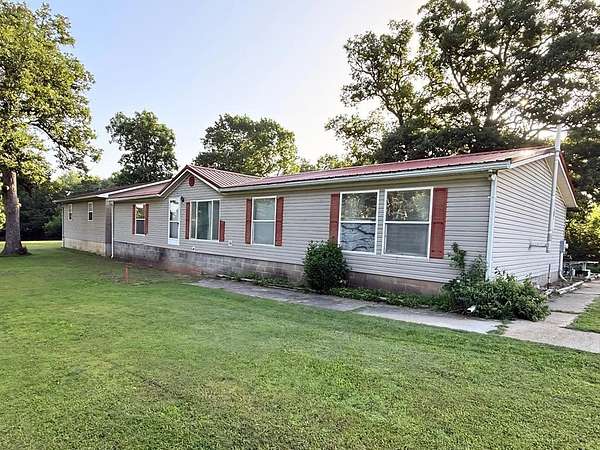 25 Acres of Recreational Land with Home for Sale in Moberly, Missouri