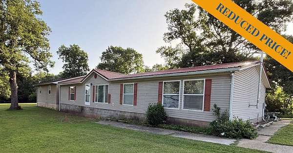 25 Acres of Recreational Land with Home for Sale in Moberly, Missouri