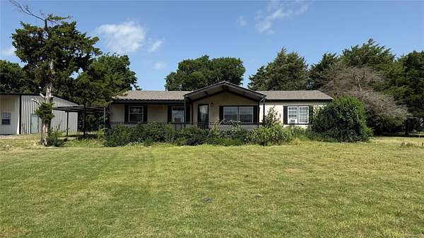 22 Acres of Land with Home for Lease in Farmersville, Texas