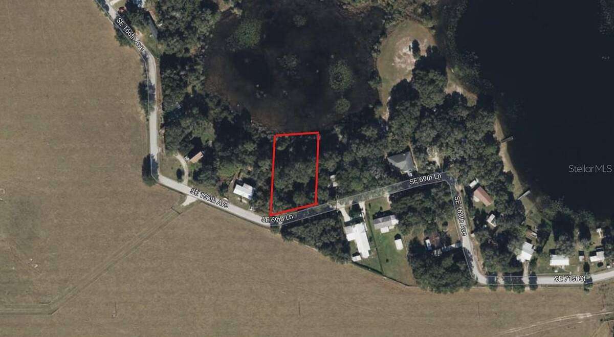 0.39 Acres of Land for Sale in Ocklawaha, Florida