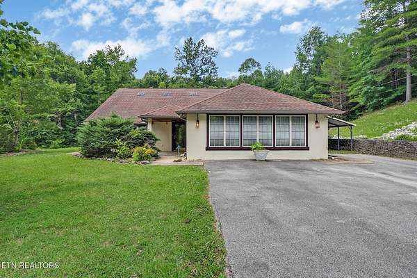 4 Acres of Land with Home for Sale in Oneida, Tennessee