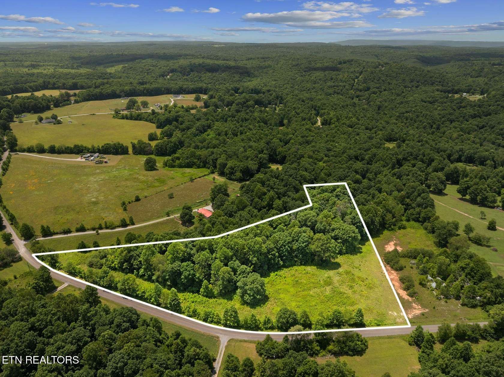 10 Acres of Recreational & Residential Land for Sale in Sparta, Tennessee