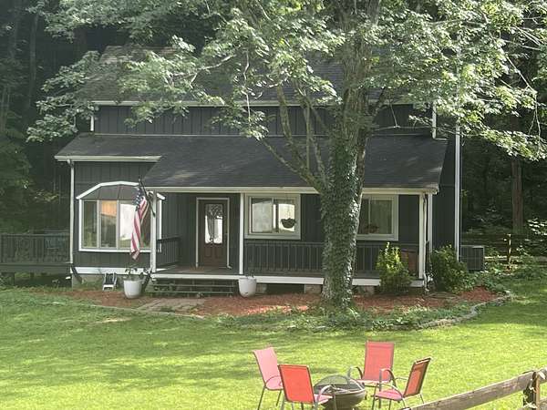 2.5 Acres of Land with Home for Sale in Ashland City, Tennessee