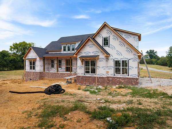 4.16 Acres of Land with Home for Sale in Lebanon, Tennessee