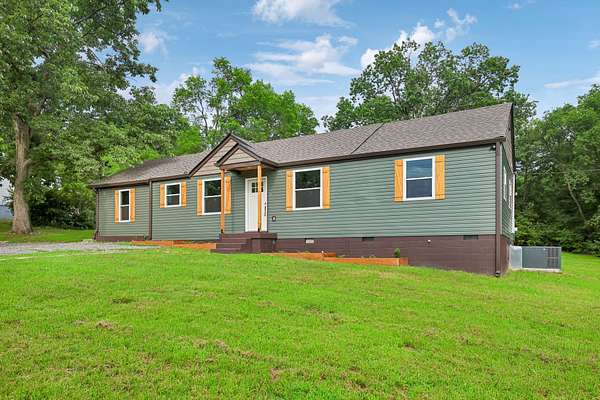 1.5 Acres of Land with Home for Sale in Madison, Tennessee