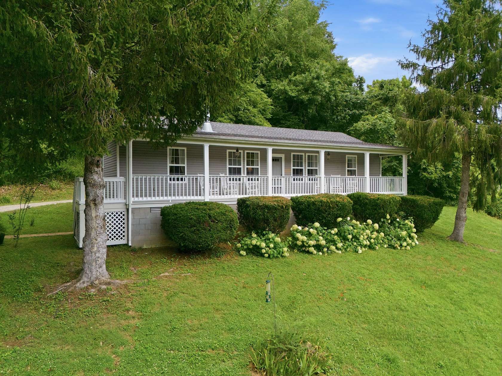 7 Acres of Land with Home for Sale in Santa Fe, Tennessee