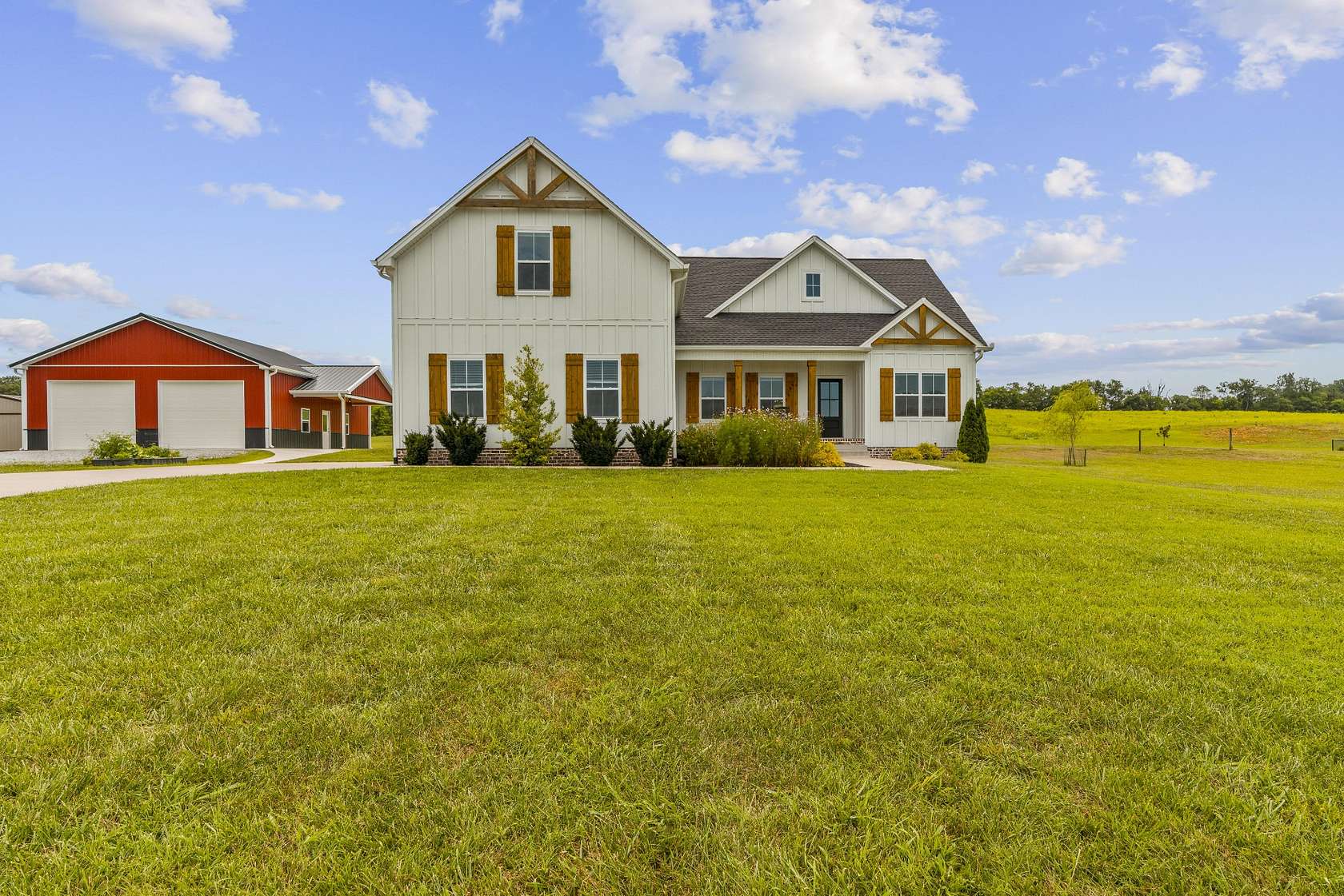 2.32 Acres of Land with Home for Sale in Springfield, Tennessee