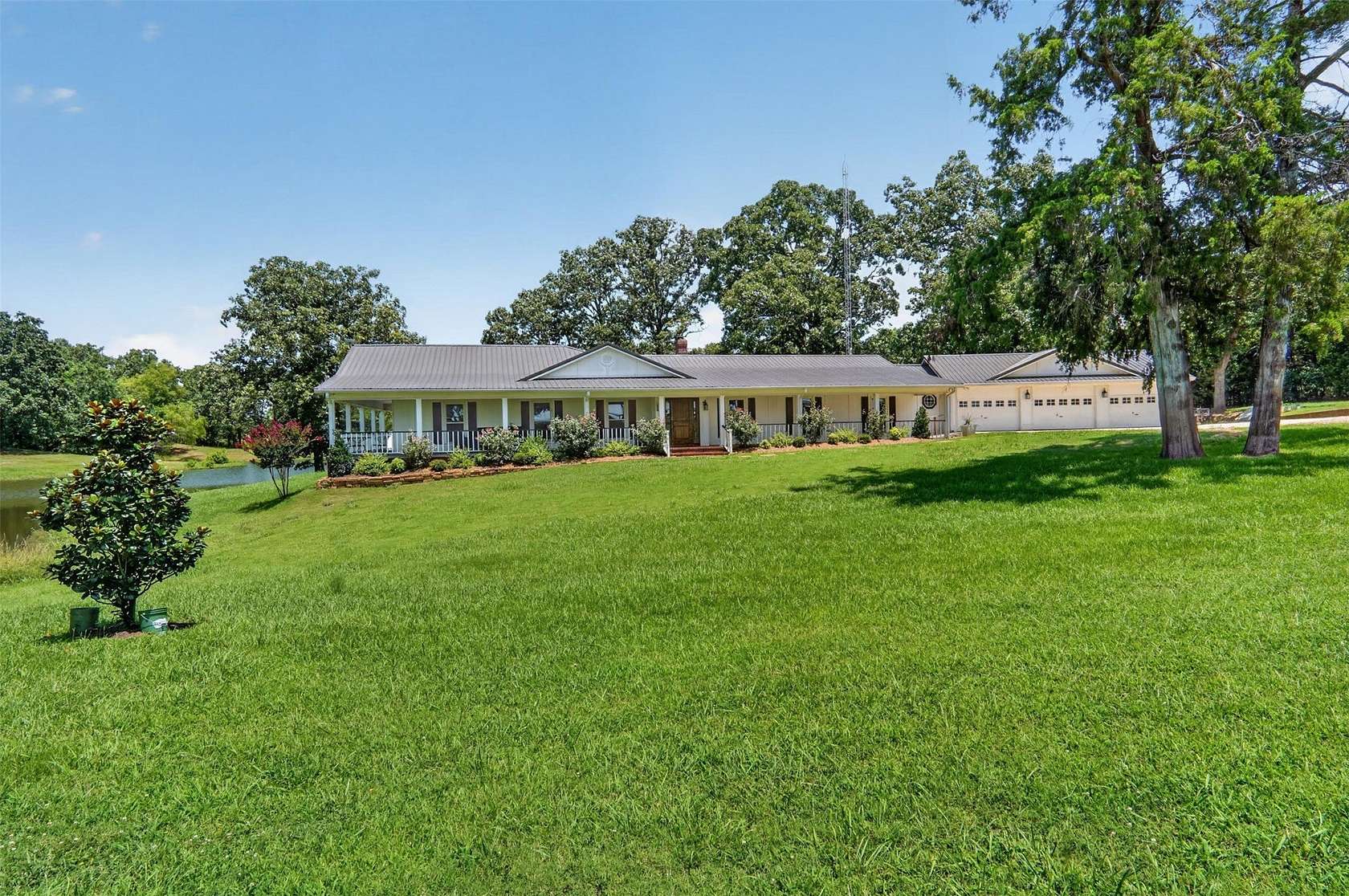 10.7 Acres of Land with Home for Sale in Paris, Texas
