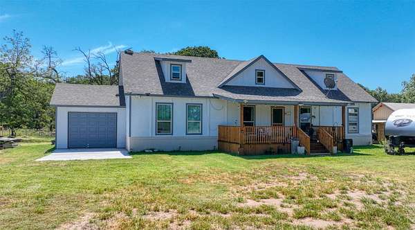 10.8 Acres of Land with Home for Sale in Chatfield, Texas