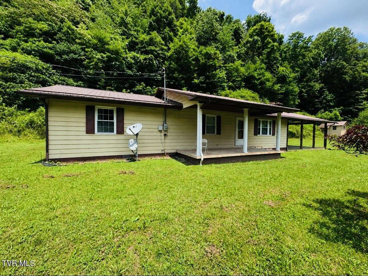 3.54 Acres of Land with Home for Sale in Grundy, Virginia