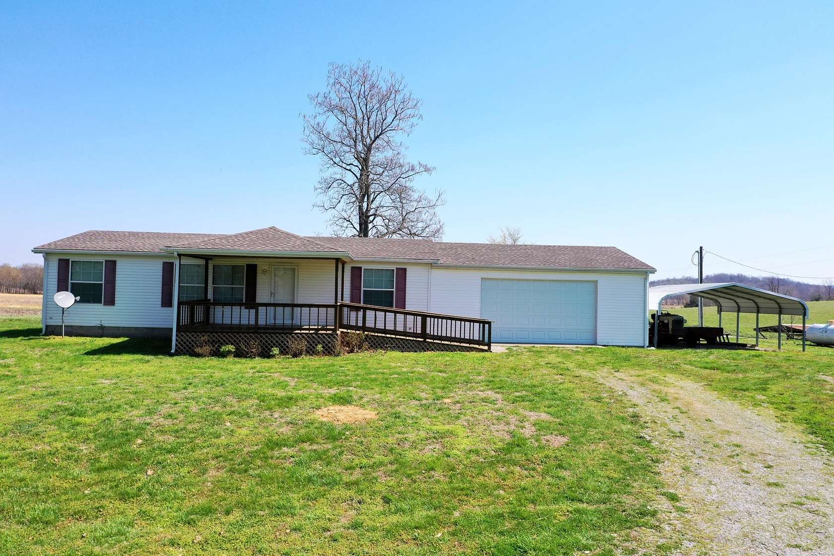 29 Acres of Agricultural Land with Home for Sale in Princeton, Kentucky