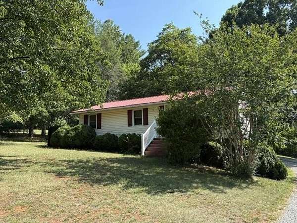 1.5 Acres of Land with Home for Sale in Thaxton, Virginia