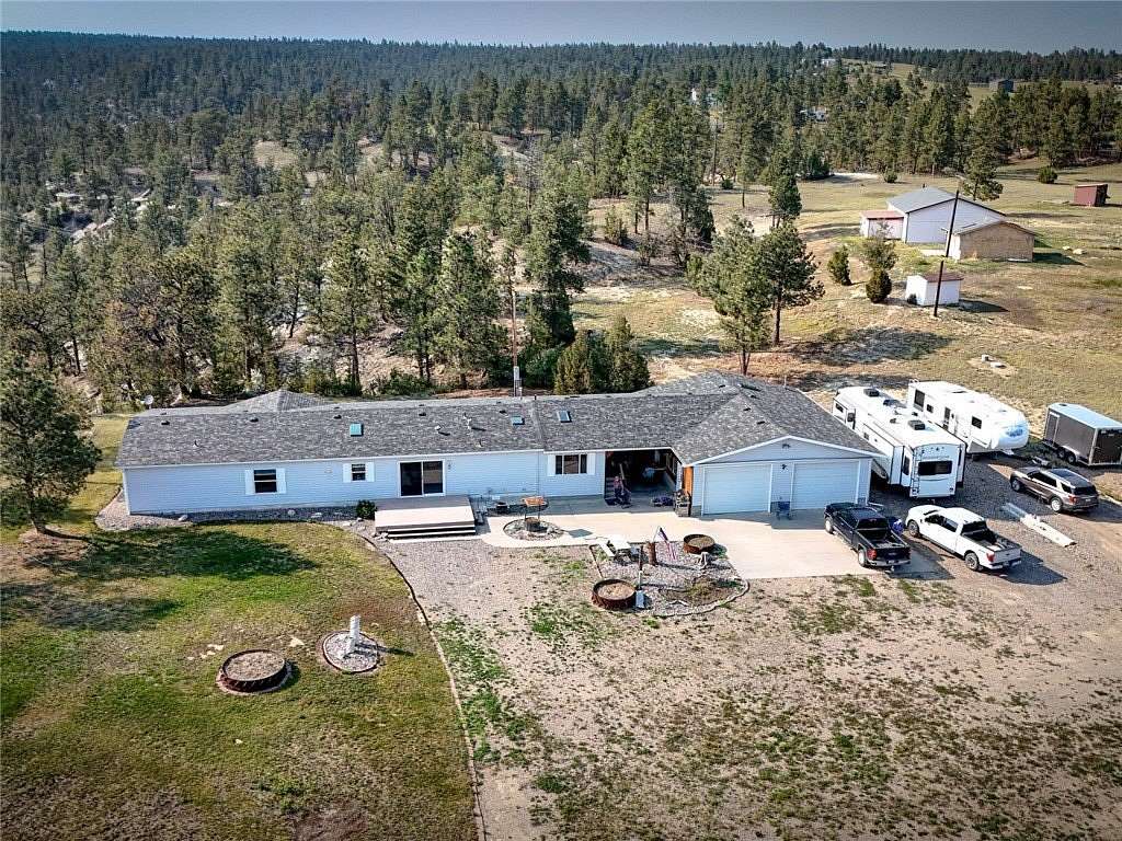 19.2 Acres of Land with Home for Sale in Roundup, Montana