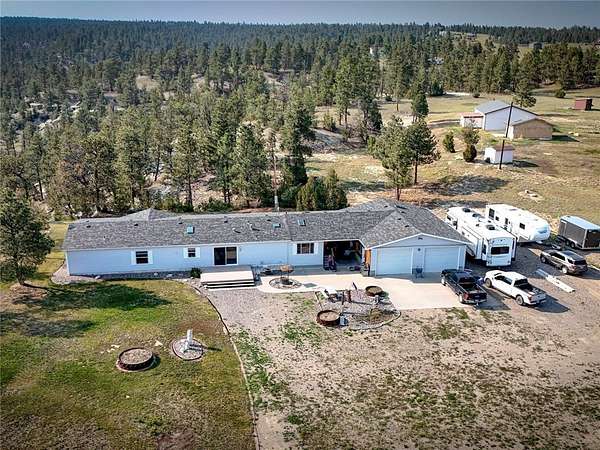 19.2 Acres of Land with Home for Sale in Roundup, Montana