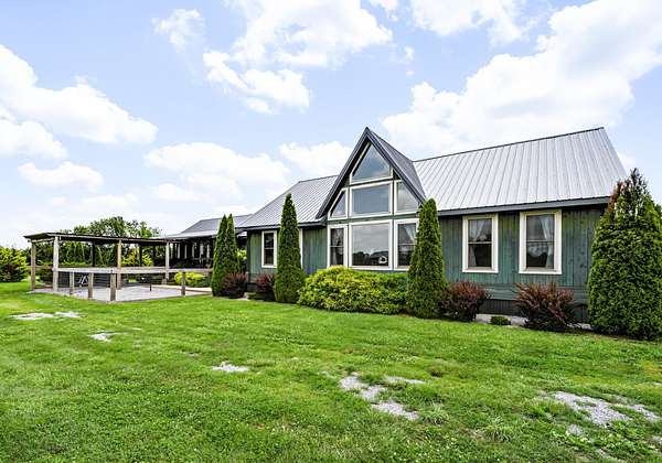 14.7 Acres of Land with Home for Sale in Paris, Kentucky