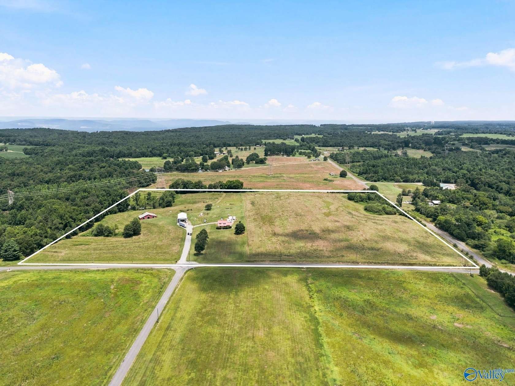 30 Acres of Agricultural Land with Home for Sale in Section, Alabama