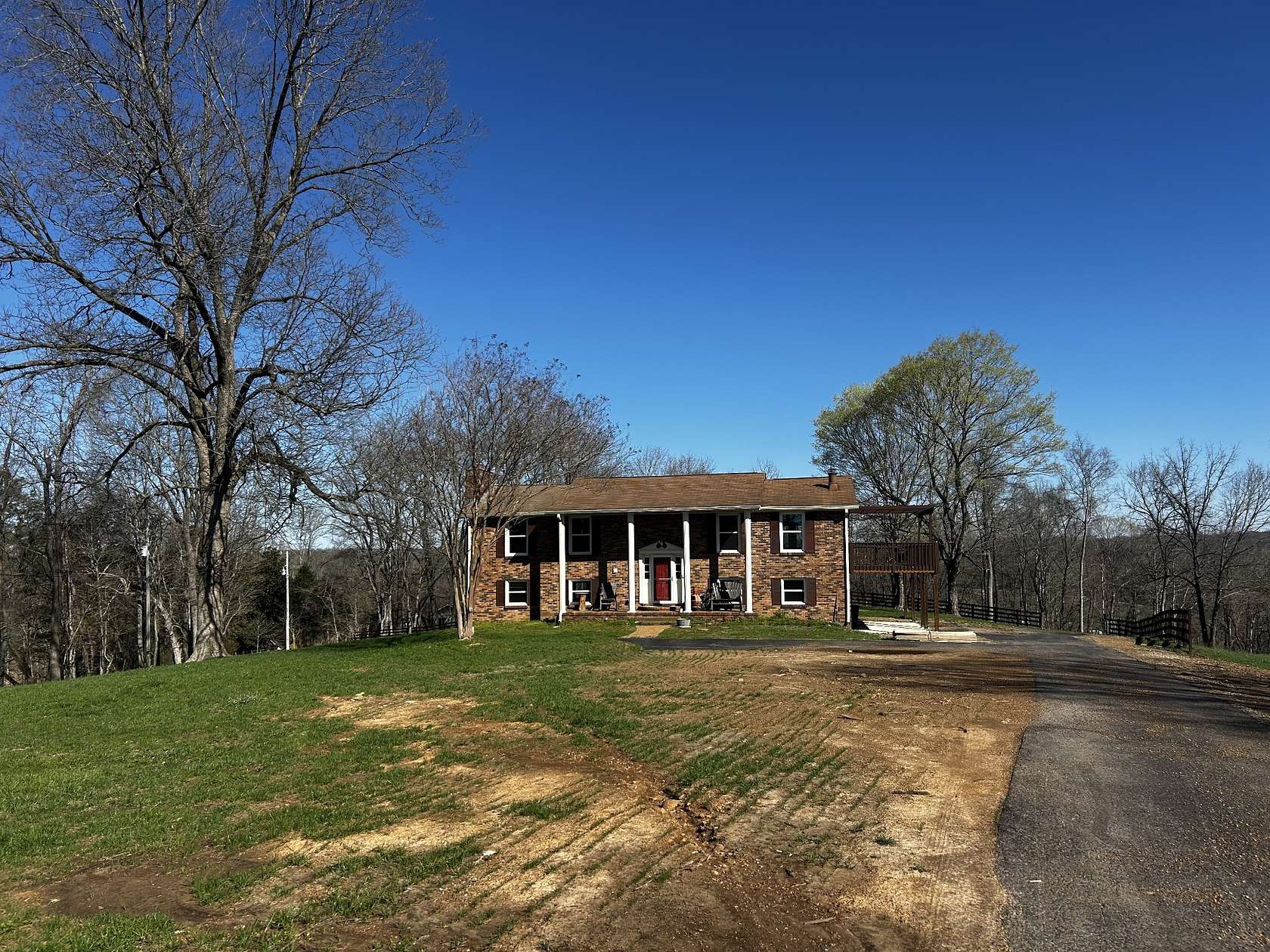 15 Acres of Land with Home for Lease in Ashland City, Tennessee