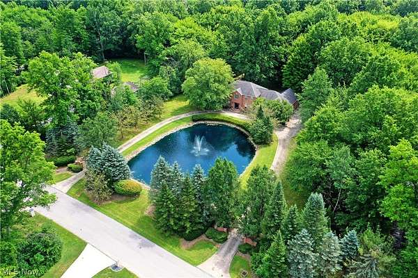 2.48 Acres of Land with Home for Sale in Howland Township, Ohio
