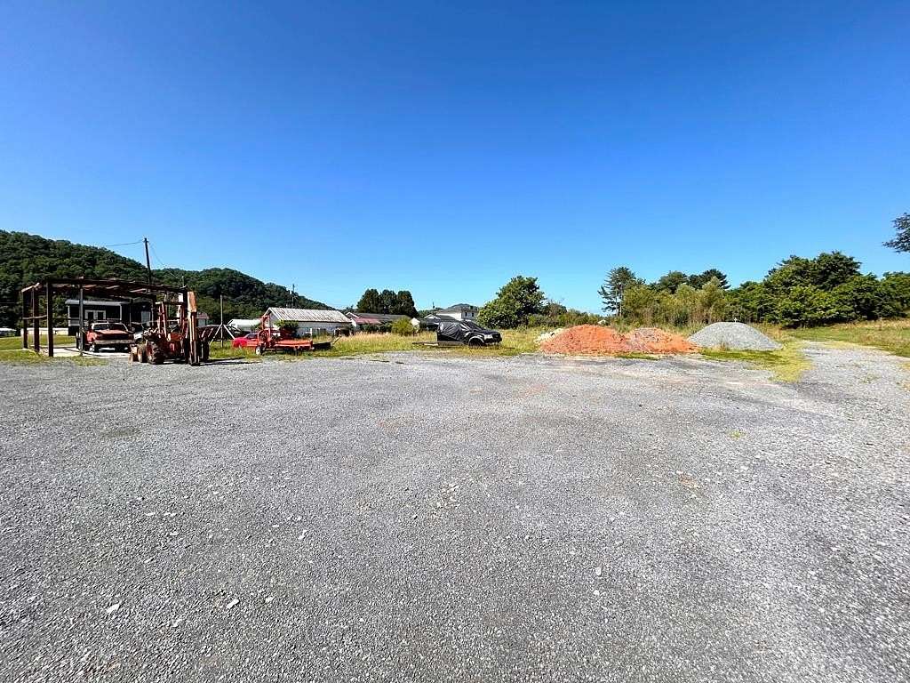 1 Acre of Commercial Land for Sale in Raven, Virginia