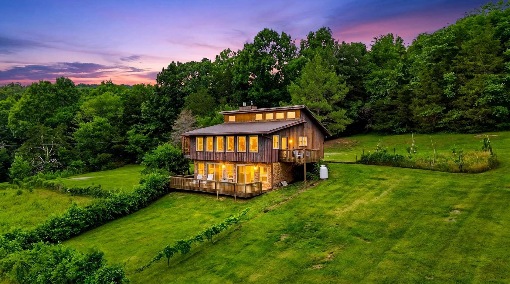 100 Acres of Recreational Land with Home for Sale in Watertown, Tennessee