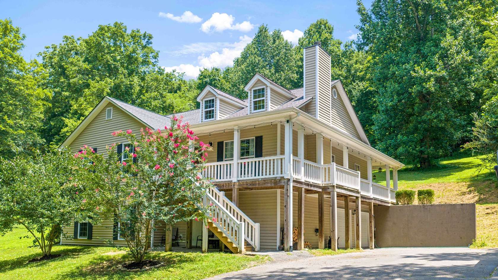 7 Acres of Land with Home for Sale in Fayetteville, Tennessee