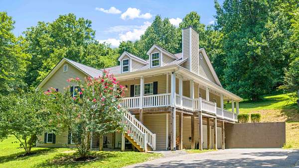 7 Acres of Land with Home for Sale in Fayetteville, Tennessee