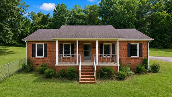 6.1 Acres of Land with Home for Sale in Westmoreland, Tennessee