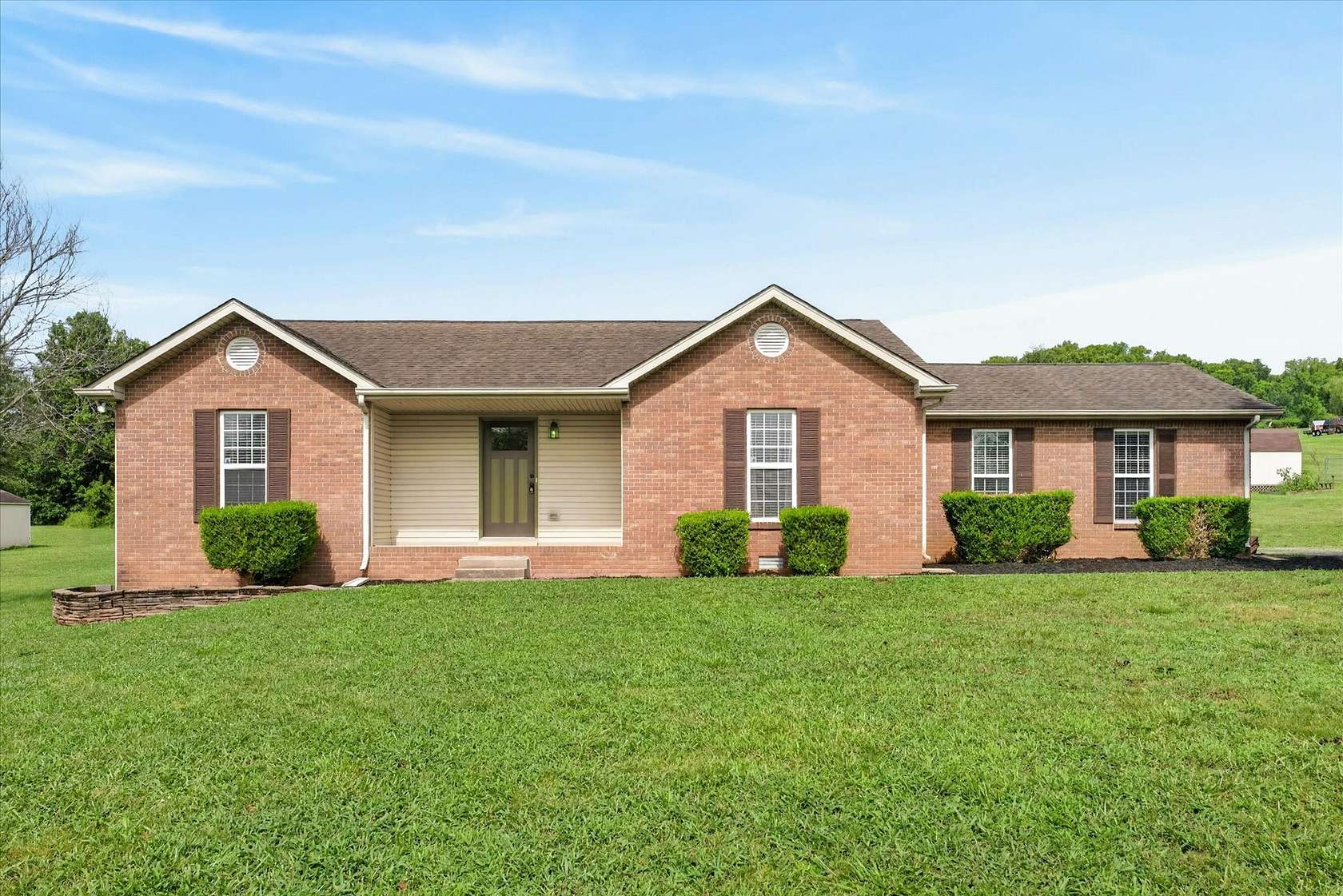 2.53 Acres of Land with Home for Sale in Clarksville, Tennessee