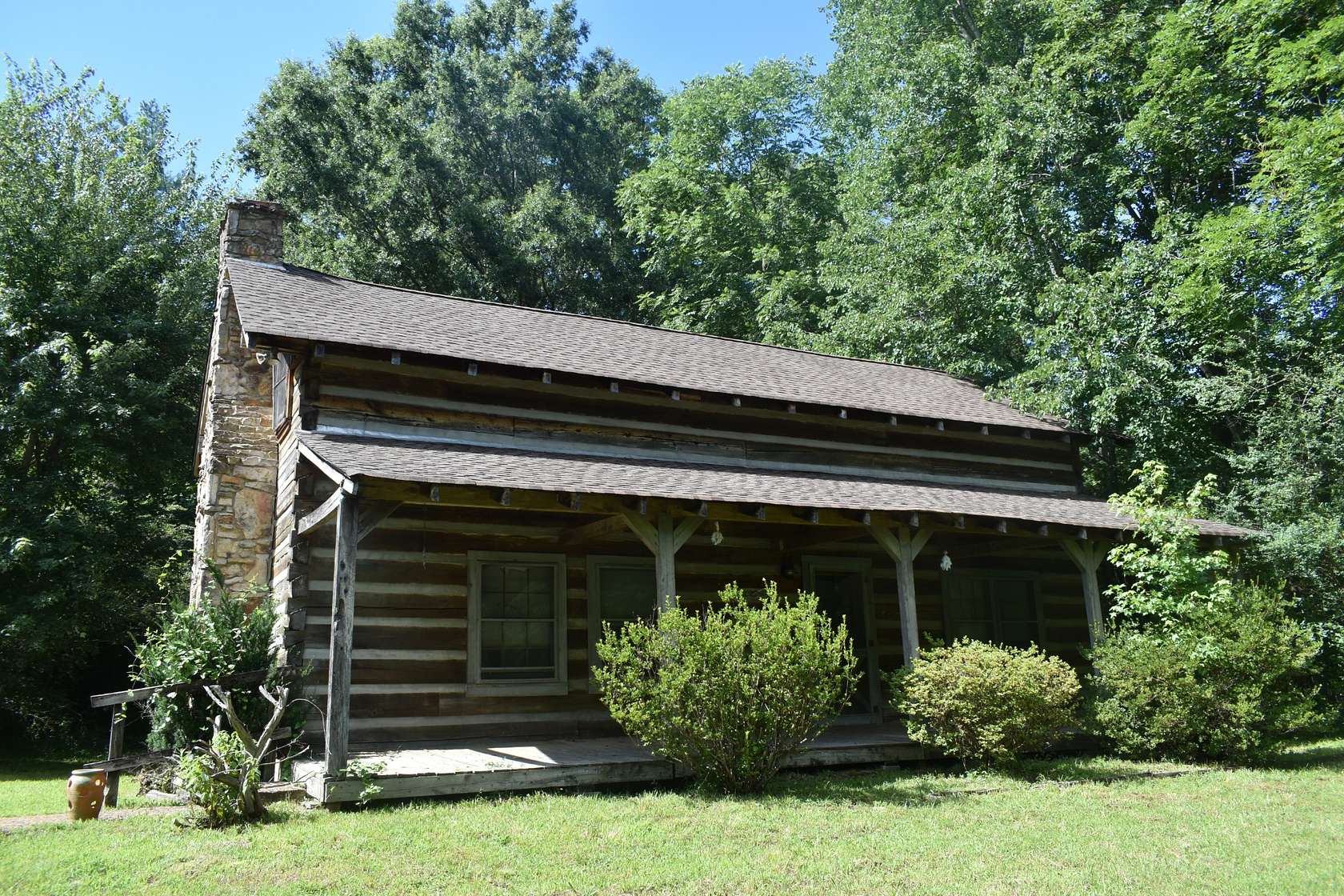 10 Acres of Land with Home for Auction in Cookeville, Tennessee
