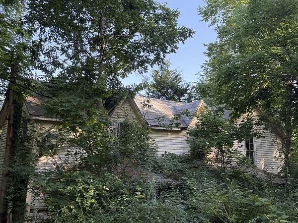 3 Acres of Land with Home for Sale in Pleasant View, Tennessee