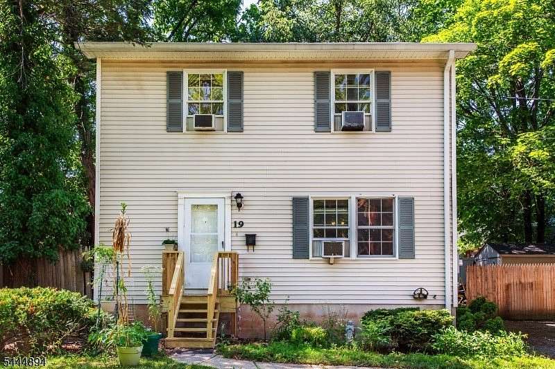 0.11 Acres of Land with Home for Sale in Hackensack, New Jersey