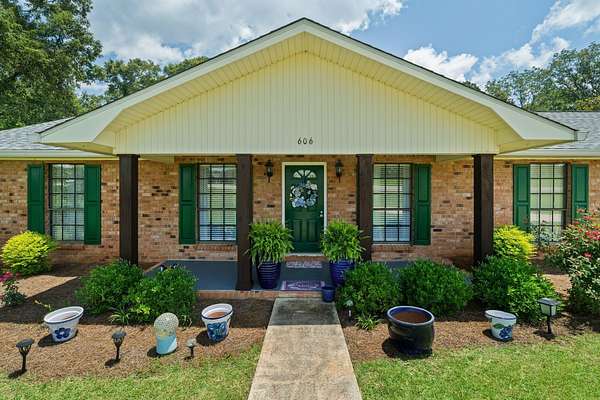 2.12 Acres of Land with Home for Sale in Columbia, Mississippi