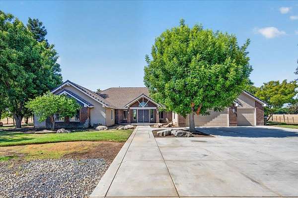 13.2 Acres of Land with Home for Sale in Clovis, California