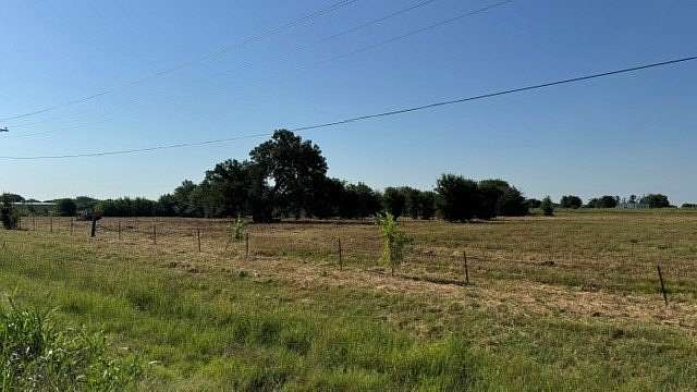7.15 Acres of Mixed-Use Land for Sale in Lindsay, Texas