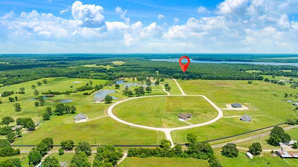 5.6 Acres of Residential Land for Sale in Paris, Texas