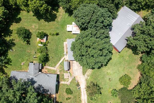6.7 Acres of Land with Home for Sale in Mount Vernon, Illinois