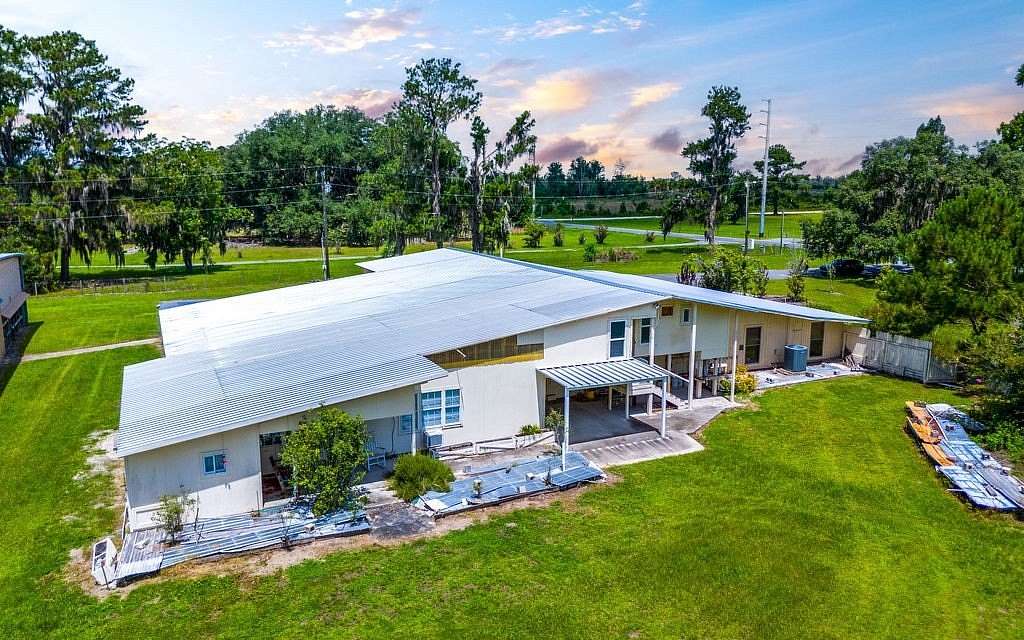 5.29 Acres of Land with Home for Sale in Jasper, Florida