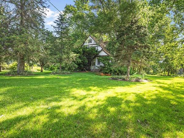 8 Acres of Land with Home for Sale in Belvidere, Illinois