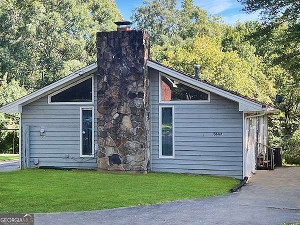3.2 Acres of Land with Home for Lease in Atlanta, Georgia