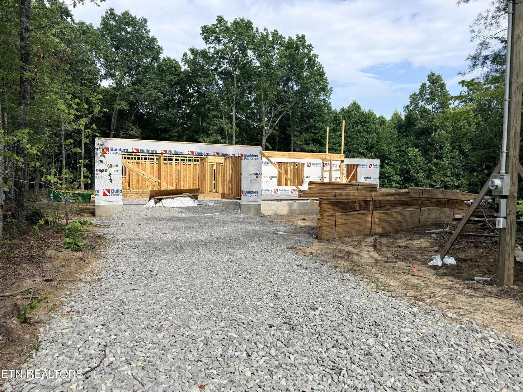 1.7 Acres of Land with Home for Sale in Jamestown, Tennessee
