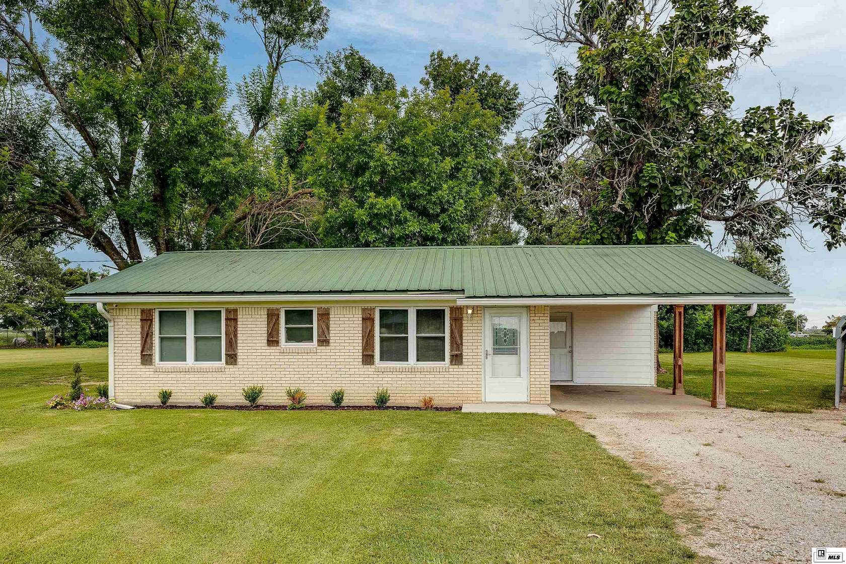 1.5 Acres of Land with Home for Sale in Transylvania, Louisiana