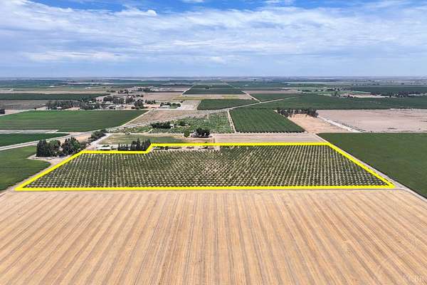 19.2 Acres of Land with Home for Sale in Hanford, California