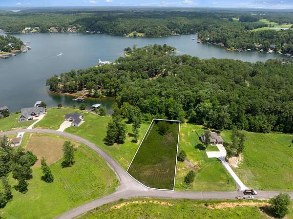 1.1 Acres of Residential Land for Sale in Jasper, Alabama