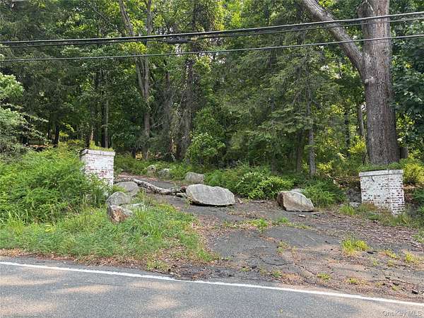 2.6 Acres of Residential Land for Sale in Stony Point, New York