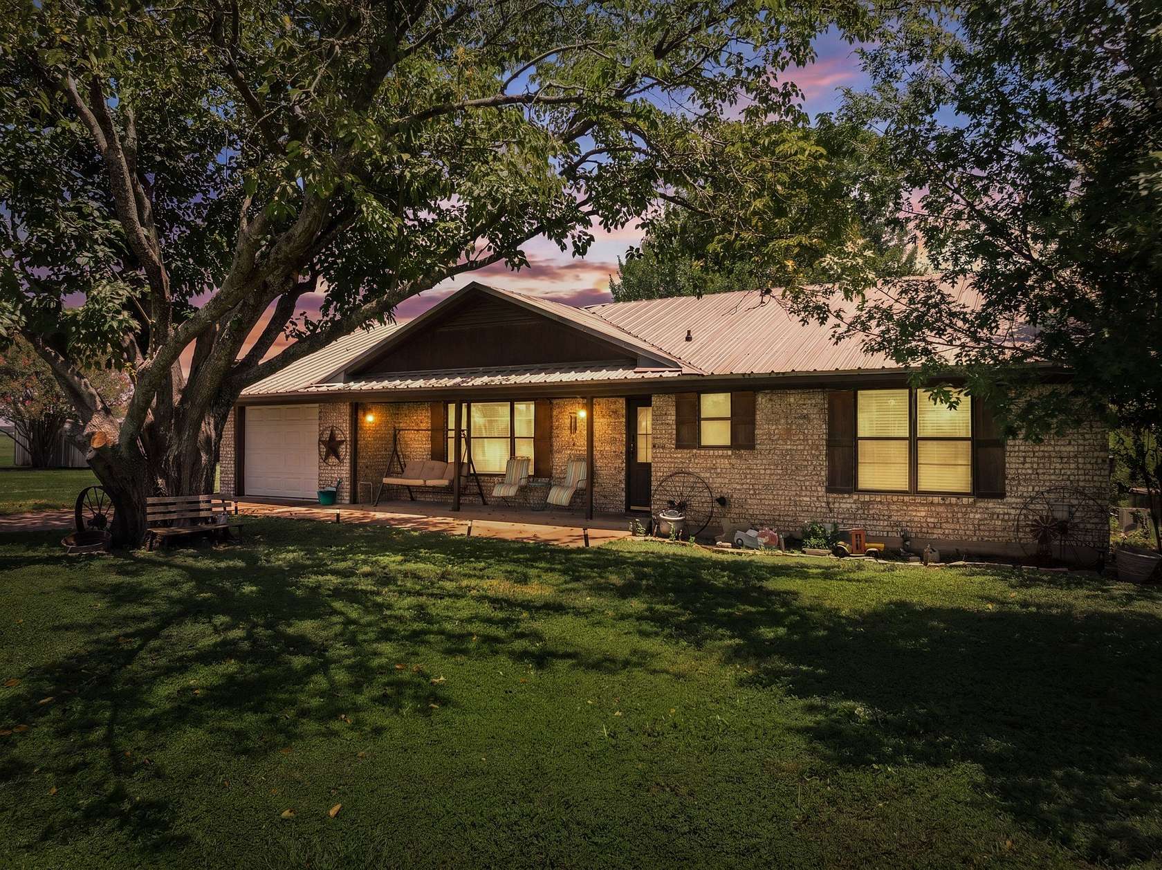 25 Acres of Agricultural Land with Home for Sale in Rosebud, Texas